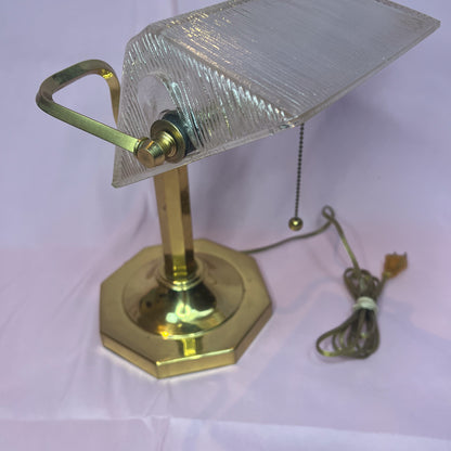 Vintage rippled clear glass shade banker’s desk lamp | Vintage bankers desk lamp | Vintage brass and glass desk lamp