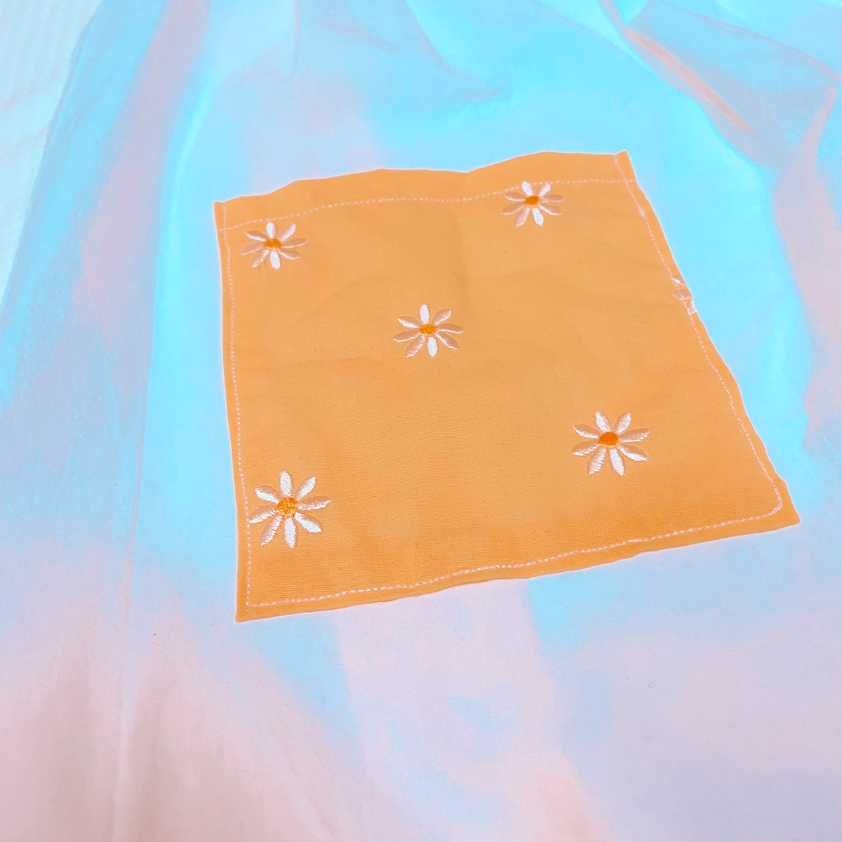Lightweight Daisy Waist Apron